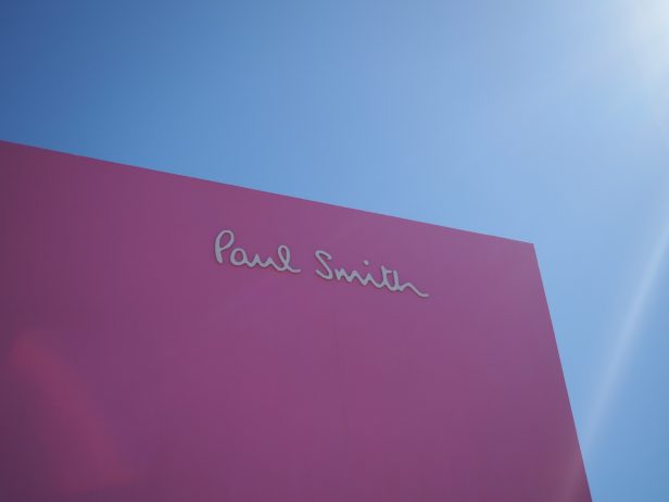 ポールスミス　ロサンゼルス　ピンク　壁